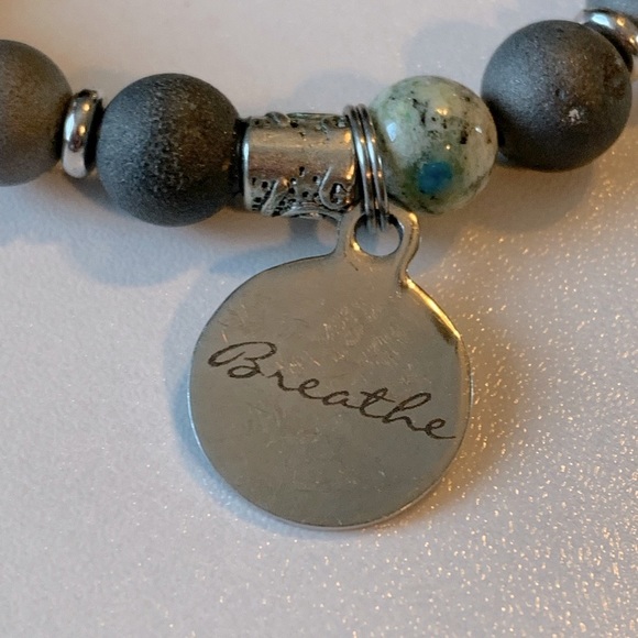 EUC K2 stone yoga bracelet set - Picture 2 of 2